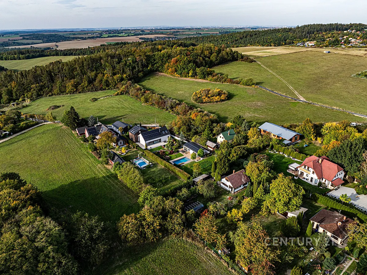 Prodej stavebního pozemku 1372 m²